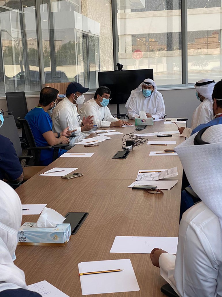 وزير الصحة اجتمع مع مسؤولي «الجهراء الصحية» ومستشفى الجهراء