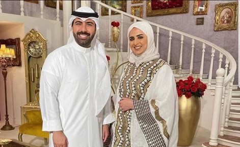 المذيع عبدالله مال الله وزوجته أسرار السعيد