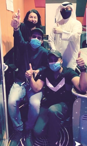 منى مع فريق عمل غبقة مزاجي