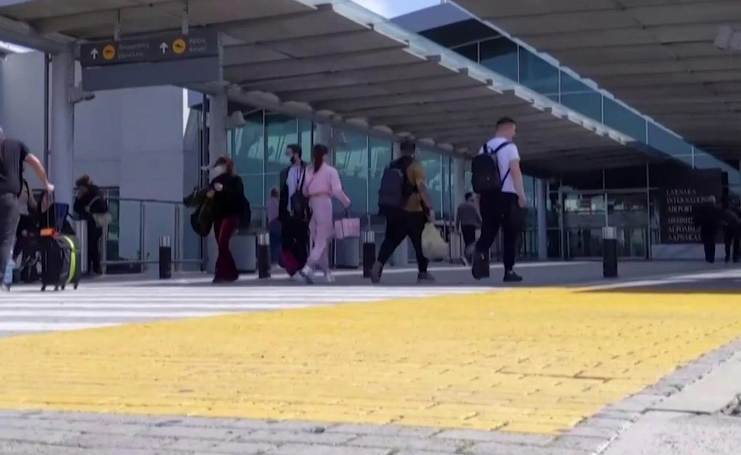 بالفيديو.. قبرص تعيد فتح مطاريها جزئيا في 9 يونيو