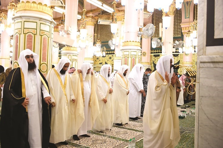 صلاة العيد من المسجد النبوي	(واس)