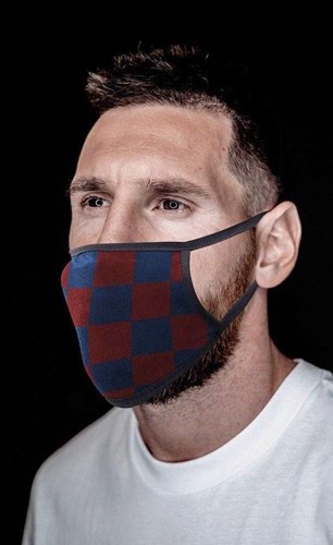 «كمامة» برشلونة بـ 18 يورو