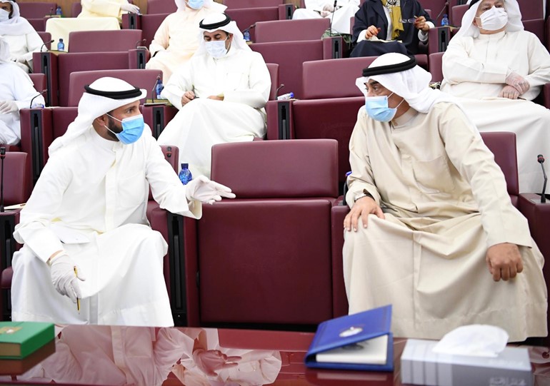 الرئيس الغانم يترأس اجتماعاً نيابياً-حكومياً موسعاً بحضور رئيس الوزراء لمناقشة تفاصيل «خطة العودة»