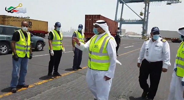 بالفيديو.. مدير عام مؤسسة الموانئ الكويتية الشيخ يوسف العبدالله قام بجولة في ميناء الشويخ ثالث أيام عيد الفطر
