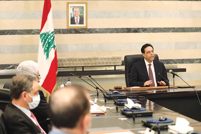   رئيس مجلس الوزراء حسان دياب يلقي كلمة في السرايا الحكومي لمناسبة مرور مائة يوم على نيل الحكومة الثقة (محمود الطويل)