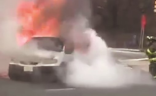المعقم نظرا لاحتوائه على مواد كحولية قد يتسبب في حريق المركبات