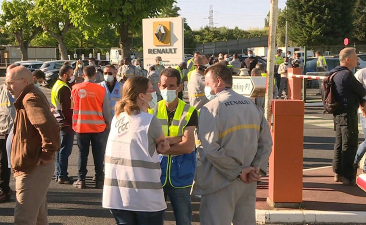 بالفيديو.. شركة رينو الفرنسية لصناعة السيارات تعلن إلغاء حوالى 15 ألف وظيفة في العالم