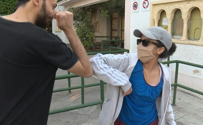 بالفيديو.. حنين إلى العناق والتقبيل في المتوسط منذ جائحة كوفيد-19