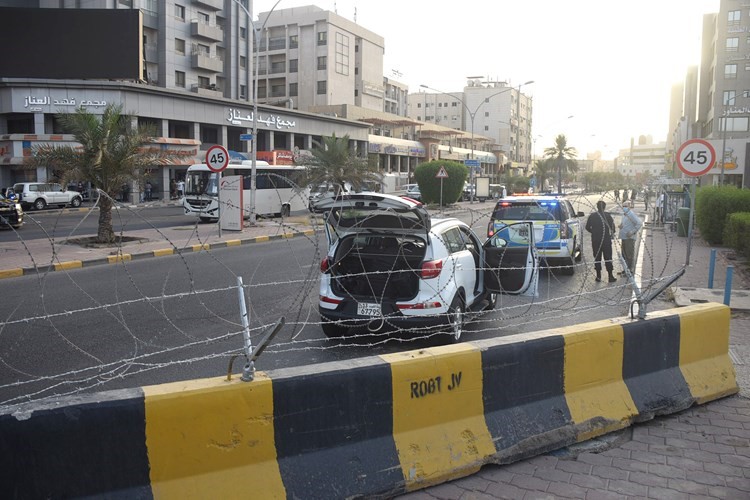 بالفيديو.. وبدأت المرحلة الثانية من العزل المناطقي