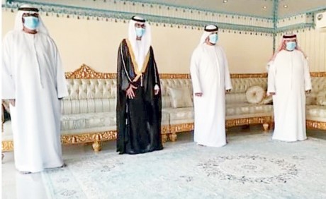زفاف "إلكتروني" لعريسين إماراتيين في رأس الخيمة.. وحضور عبر الاتصال المرئي للمدعوين