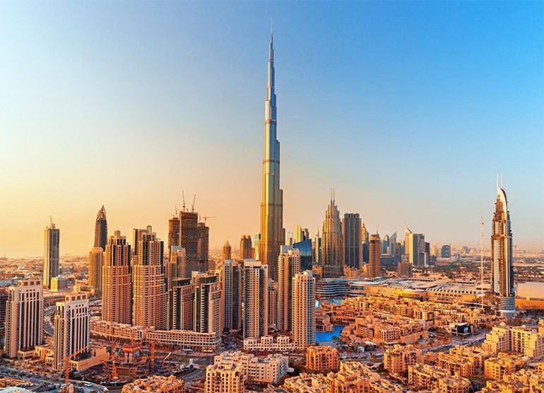 بتوجيهات محمد بن راشد.. فتح المراكز التجارية والشركات والمؤسسات الخاصة في دبي بنسبة 100% اعتباراً من غد الأربعاء