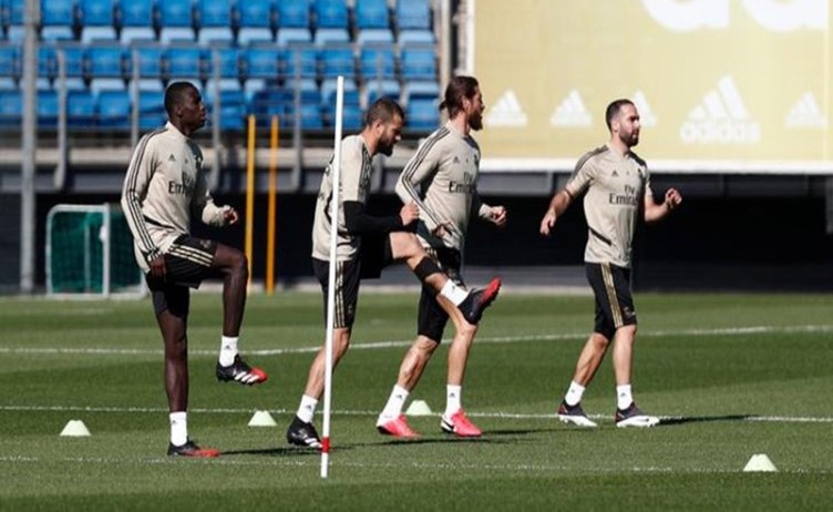الريال يخوض مبارياته بالدوري على ملعب التدريب!
