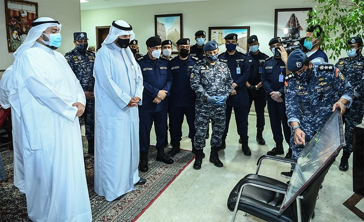 الصالح والنهام تفقدا عددا من النقاط الأمنية والعسكرية المتمركزة على المداخل والمخارج للمناطق المعزولة