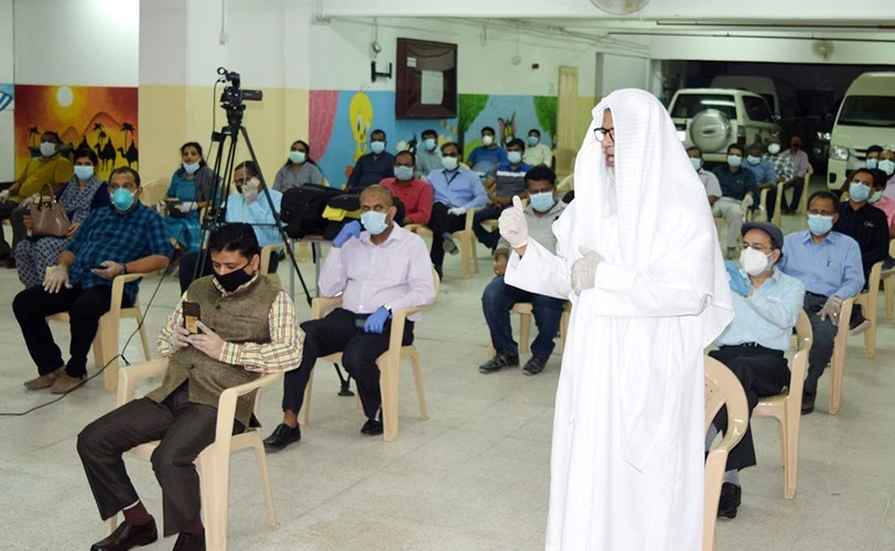 عدد من أبناء الجالية الهندية يناقشون السفير حول عدد من القضايا التي تهمهم