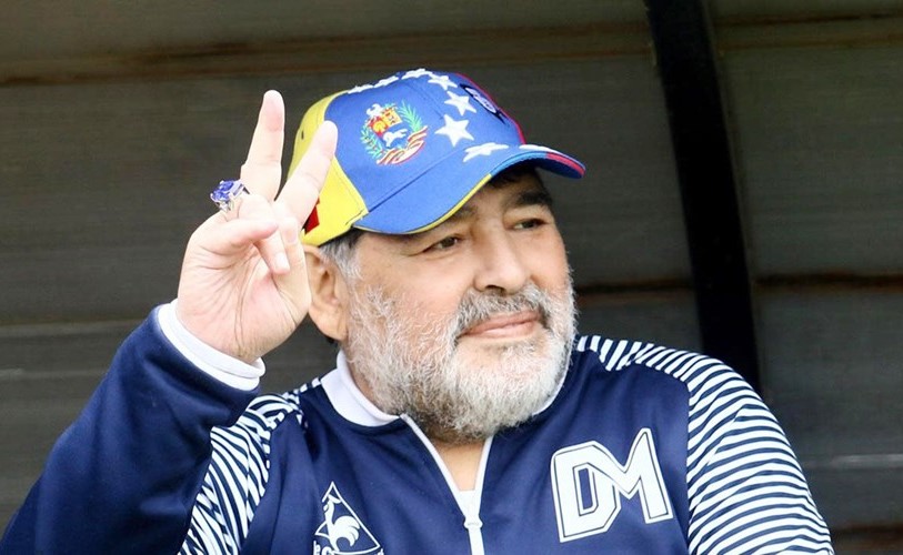 مارادونا باقٍ مع خيمنازيا حتى 2021
