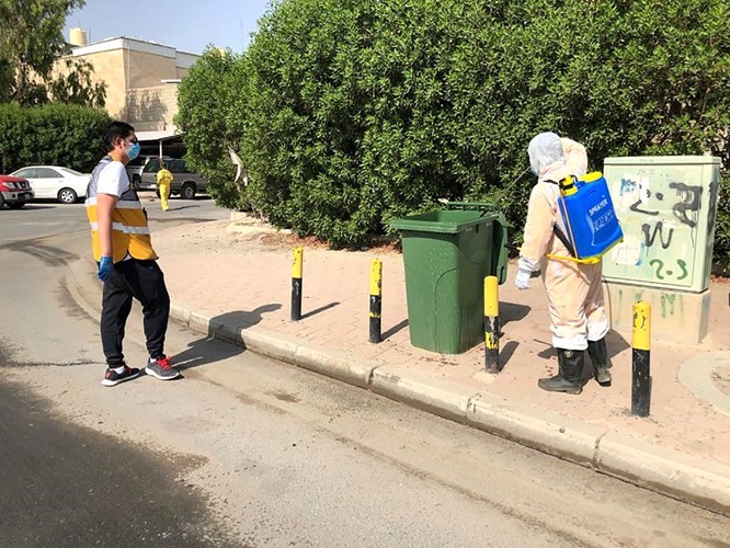 غسيل وتعقيم 2620 حاوية مختلفة الأحجام وسلال