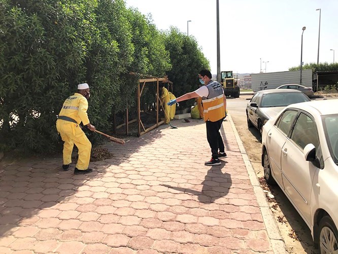 غسيل وتعقيم 2620 حاوية مختلفة الأحجام وسلال