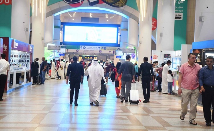 متى تعود الحركة  إلى طبيعتها في المطار؟