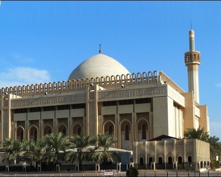 فتح أبواب المسجد الكبير لخطبة الجمعة القادمة .. والصلوات المكتوبة في المناطق النموذجية بعد انتهاء تعقيمها