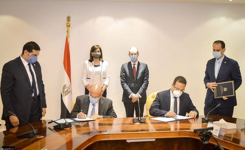 جانب من توقيع الاتصالات والهجرة البروتوكولي