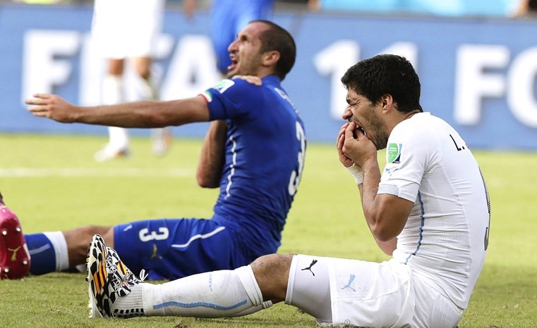 «النطحة» و«العضة» أشهر حالات العنف بالملاعب