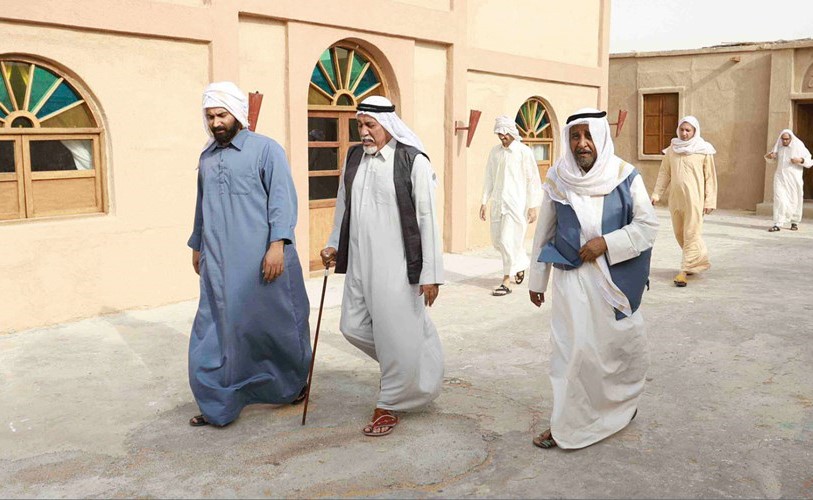 الملا عبدالسلام (محمد جابر) وبوسعيد (احمد الجسمي) وجبر (فؤاد علي) في مشهد من «أم هارون»