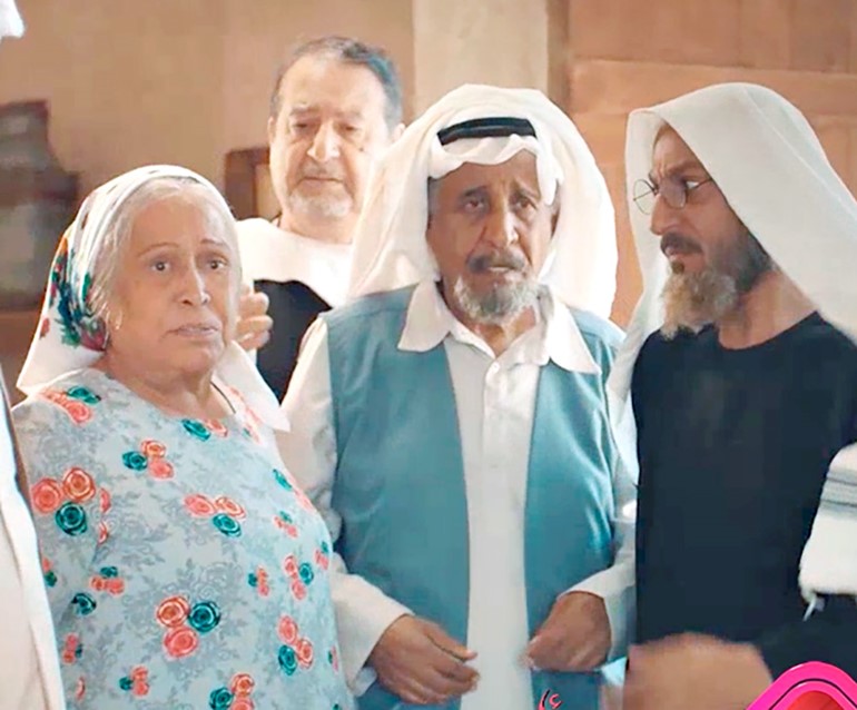  جابر يتوسط الفنانة القديرة حياة الفهد والنجم عبدالمحسن النمر