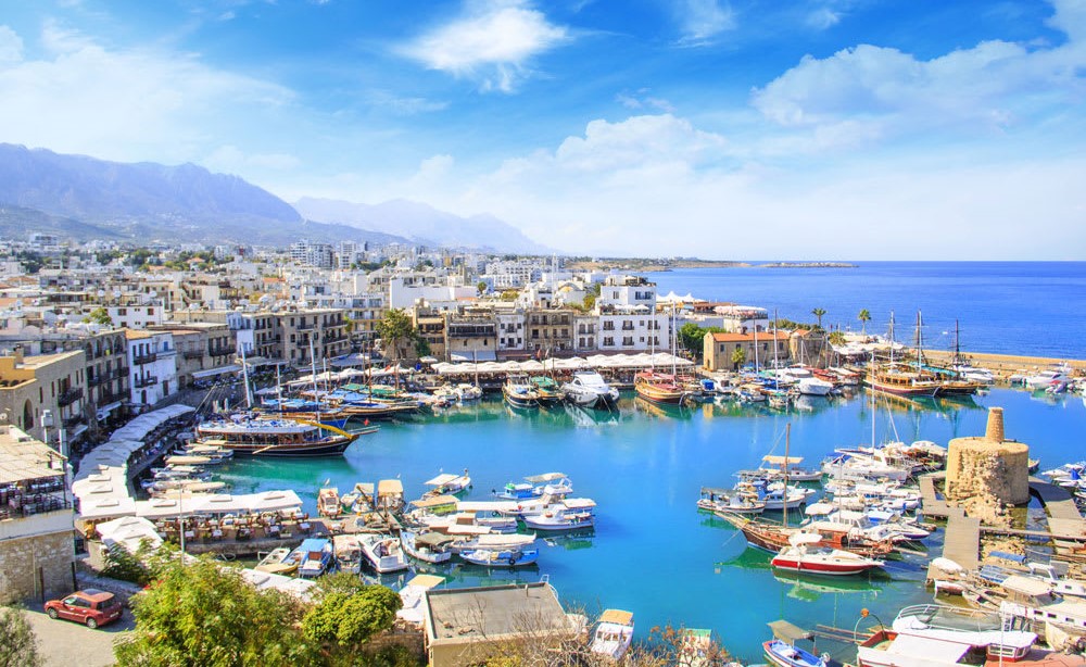 بالفيديو.. قبرص تستقبل أول مجموعة سياحية منذ آذار/مارس