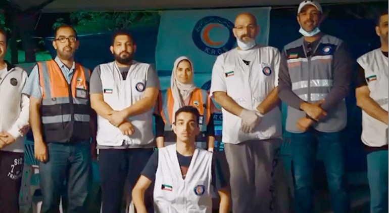 مشهد من اغنيةوتستمر الحياة 