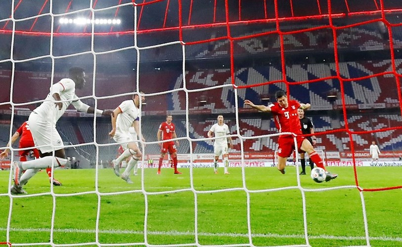 ليفاندوفسكي يسجل.. و«البافاري» لنهائي كأس المانيا الـ 24
