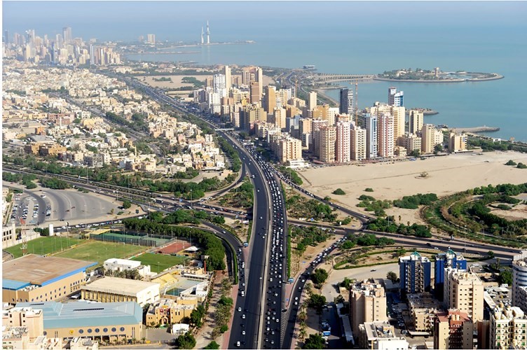 الغانم: مستأجرو «الاستثماري» و«السكني» ملزمون بدفع الإيجار.. و50% خصماً على «التجاري» و«الصناعي»