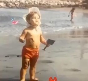 فيكتوريا بيكهام تنشر صورة من طفولتها