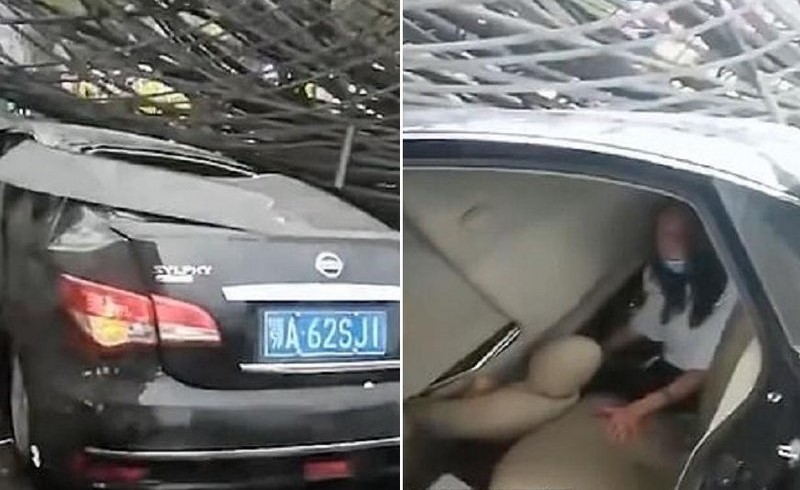 بالفيديو.. شاهد امرأة محشورة في سيارة مدمَّرة وفوقها رافعة عملاقة : متى تخرجونني ؟