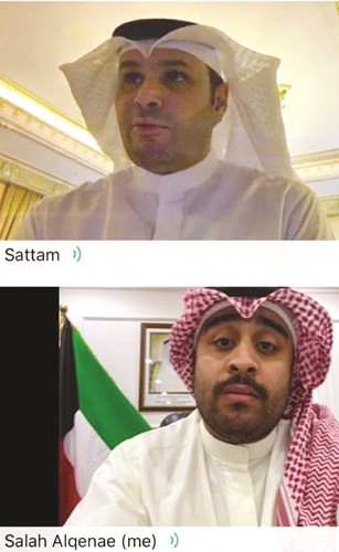 صلاح القناعي وسطام السهلي خلال المشاركة في الاجتماع