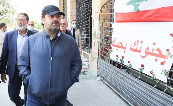 الرئيس سعد الحريري في وسط بيروت متفقدا المحال والمؤسسات والأبنية التي تعرضت للاعتداء والحرق والتخريب (محمود الطويل)