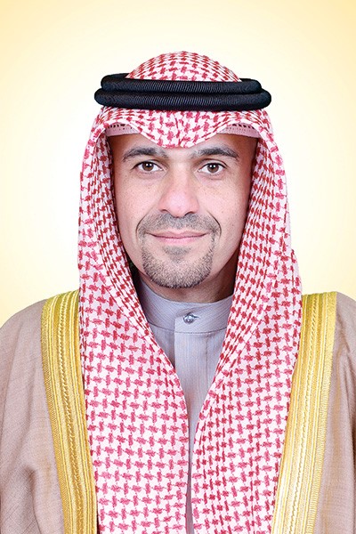 وزير الداخلية: أحيي رجال الداخلية على كشف تورط وافد آسيوي في واحدة من أكبر قضايا الاتجار بالبشر وموضوع الإقامة من أولويات الوزارة