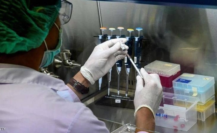 كلمة السر "شمبانزي".. لقاح "كورونا- أوكسفورد" يتهيأ: جيش يدافع و100% مناعة