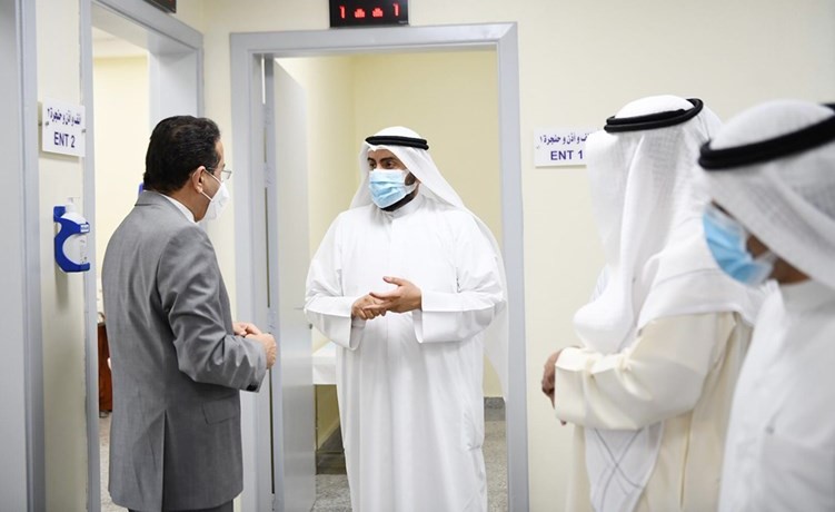 الشيخ د.باسل الصباح خلال جولة في المركز
