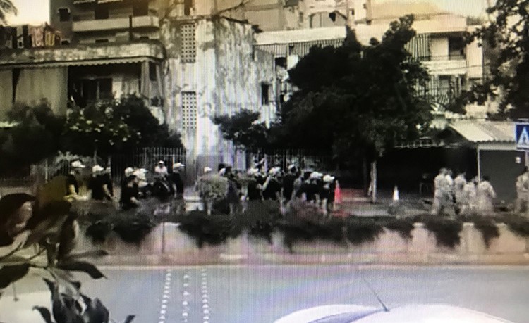 صور مأخوذة من فيديو لعناصر من حزب الله وحركةامل خلال انتشارها في عدة شوارع ببيروت (محمود الطويل)