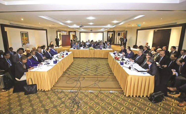 صورة ارشيفية لاجتماع سابق لوزراء الري في مصر وإثيوبيا والسودان خلال المفاوضات بشأن سد النهضة