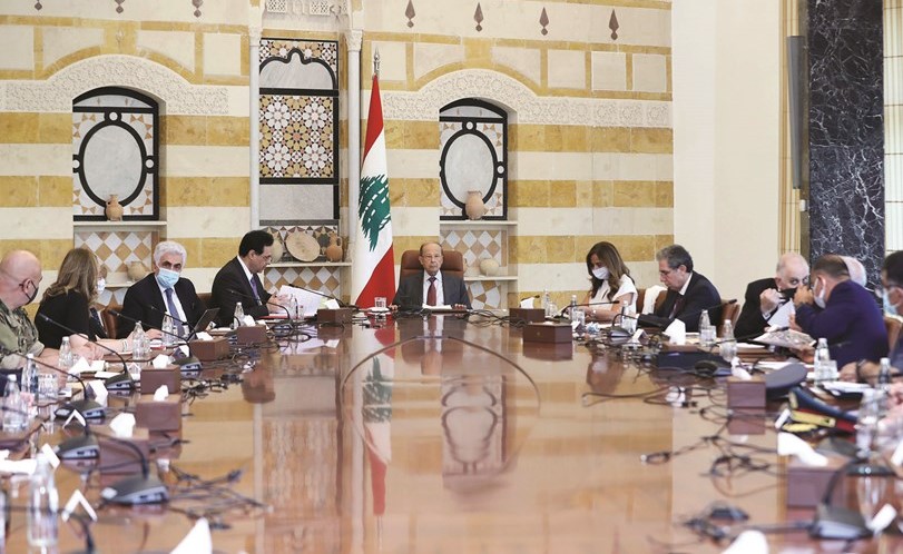 الرئيس العماد ميشال عون مترئسا اجتماع المجلس الاعلى للدفاع في بعبدا	(محمود الطويل)
