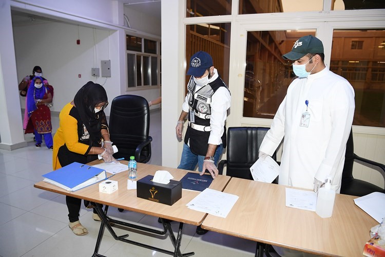 متابعة لعملية إجلاء النزيلات من مركز الايواء