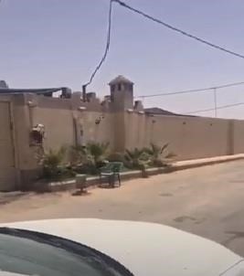 فيديو.. صاحب سيارة يطلب من السارق إعادتها وينبهه بأن إحدى الكاميرات كشفت وجهه