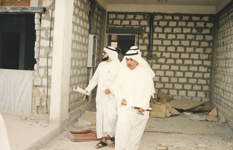  ومتفقدا احد المشاريع الاسكانية