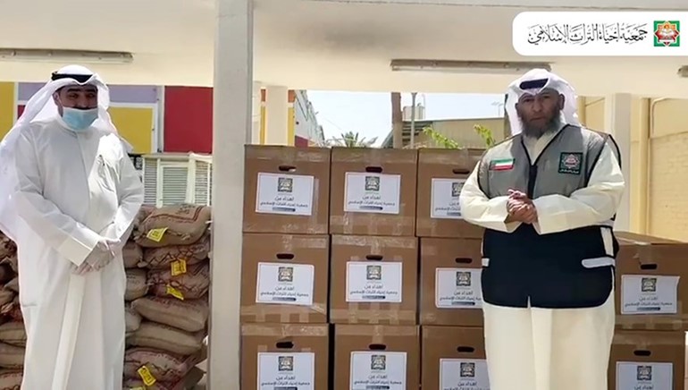 نواف الصانع يسلم دور الرعاية في 	وزارة الشؤوؤن مساهمة الجمعيه