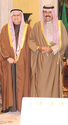 سمو ولي العهد الشيخ نواف الاحمد مع احمد يوسف بهبهاني رحمه الله