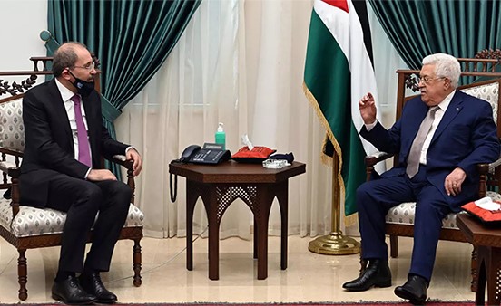 بالفيديو.. وزير الخارجية الأردني يلتقي عباس في رام الله وسط حالة من التوتر مع إسرائيل