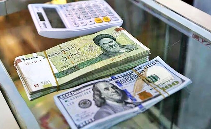 الريال الإيراني يفقد 70% من قيمته