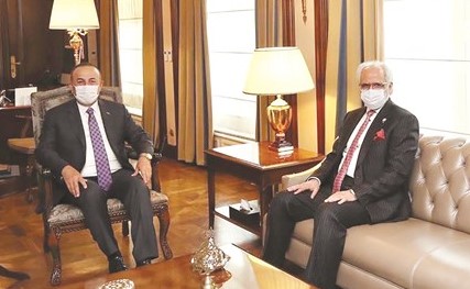 سفيرنا لدى تركيا غسان الزواوي مع وزير الخارجية التركي مولود جاويش أوغلو