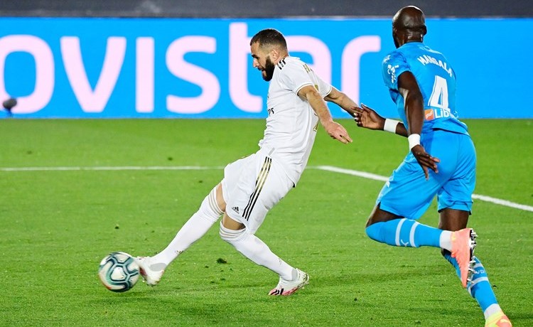 « الميرينغي» يضرب «الخفافيش» بالثلاثة